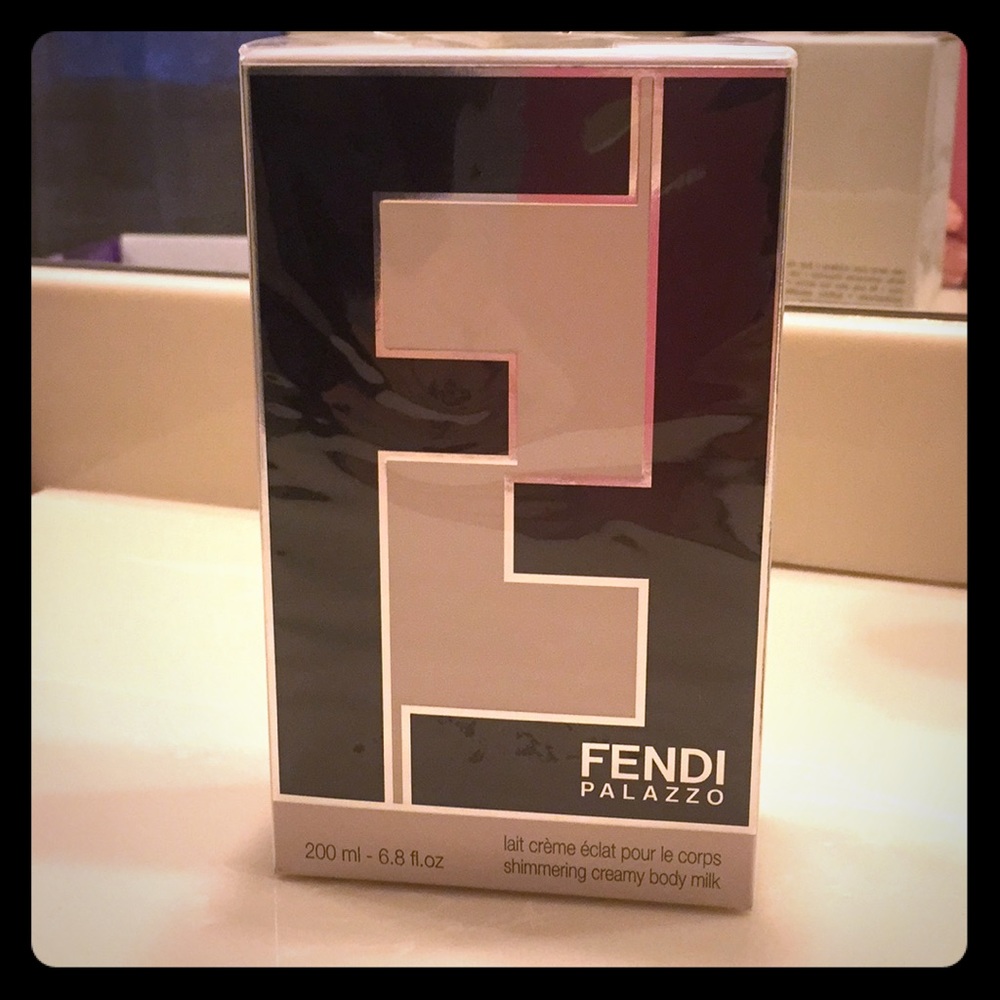 FENDI Palazzo Shimmering Creamy Body Milk